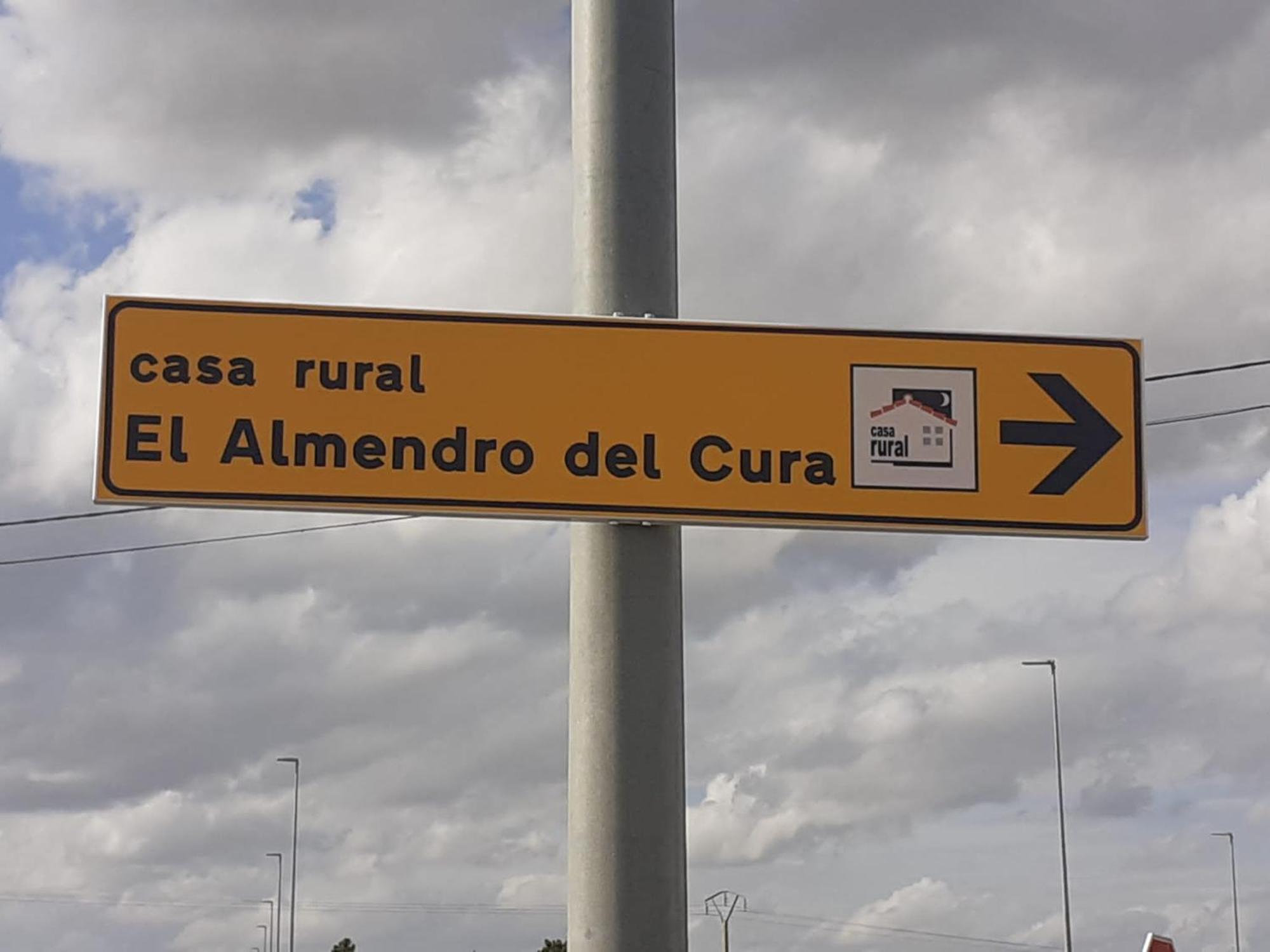 El Almendro Del Cura Villa Villarmayor  Luaran gambar